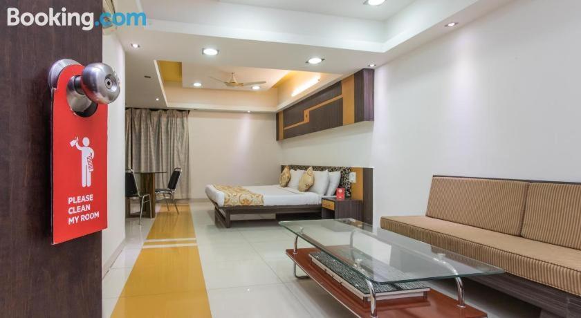 אינדורה Hotel Grand Suites מראה חיצוני תמונה