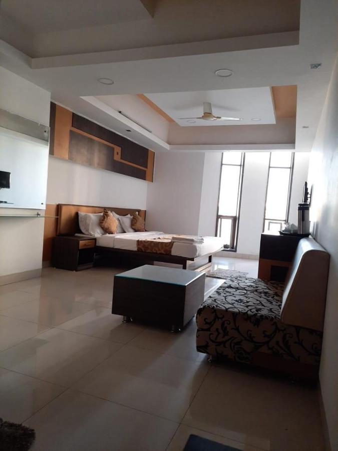 אינדורה Hotel Grand Suites מראה חיצוני תמונה