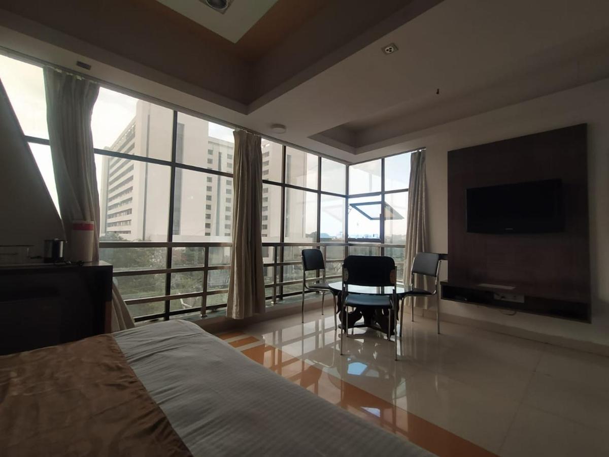 אינדורה Hotel Grand Suites מראה חיצוני תמונה