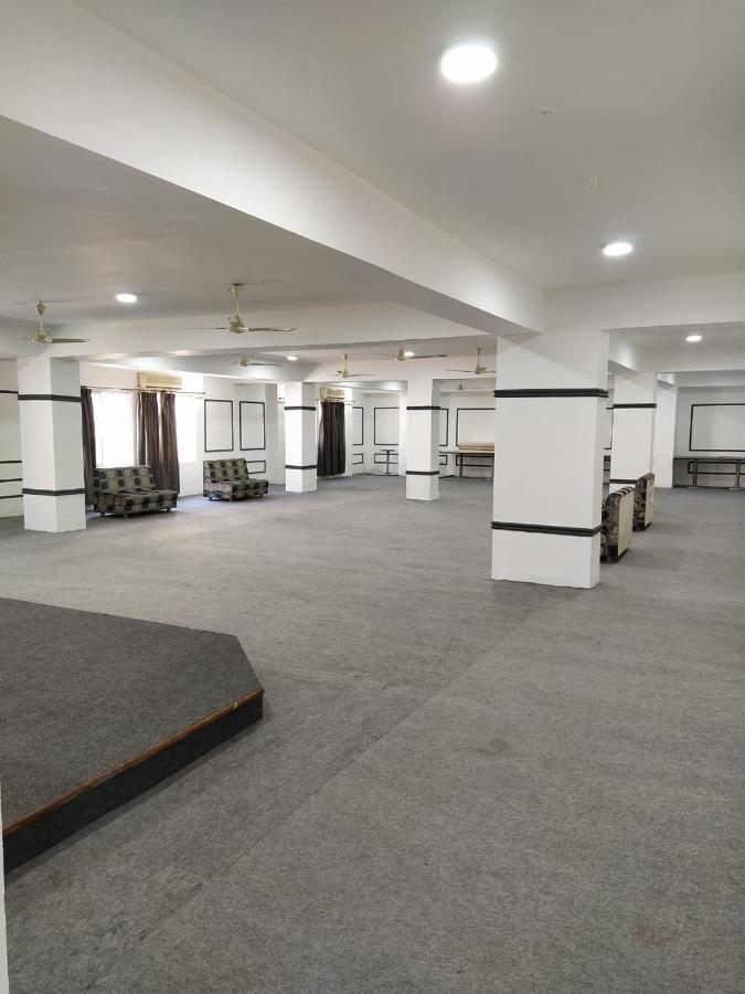 אינדורה Hotel Grand Suites מראה חיצוני תמונה