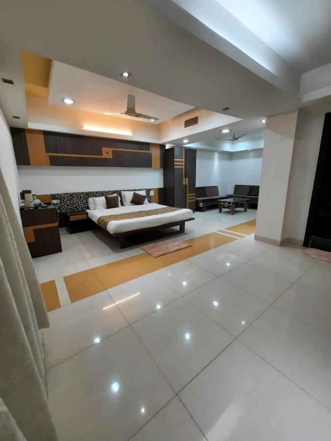 אינדורה Hotel Grand Suites מראה חיצוני תמונה