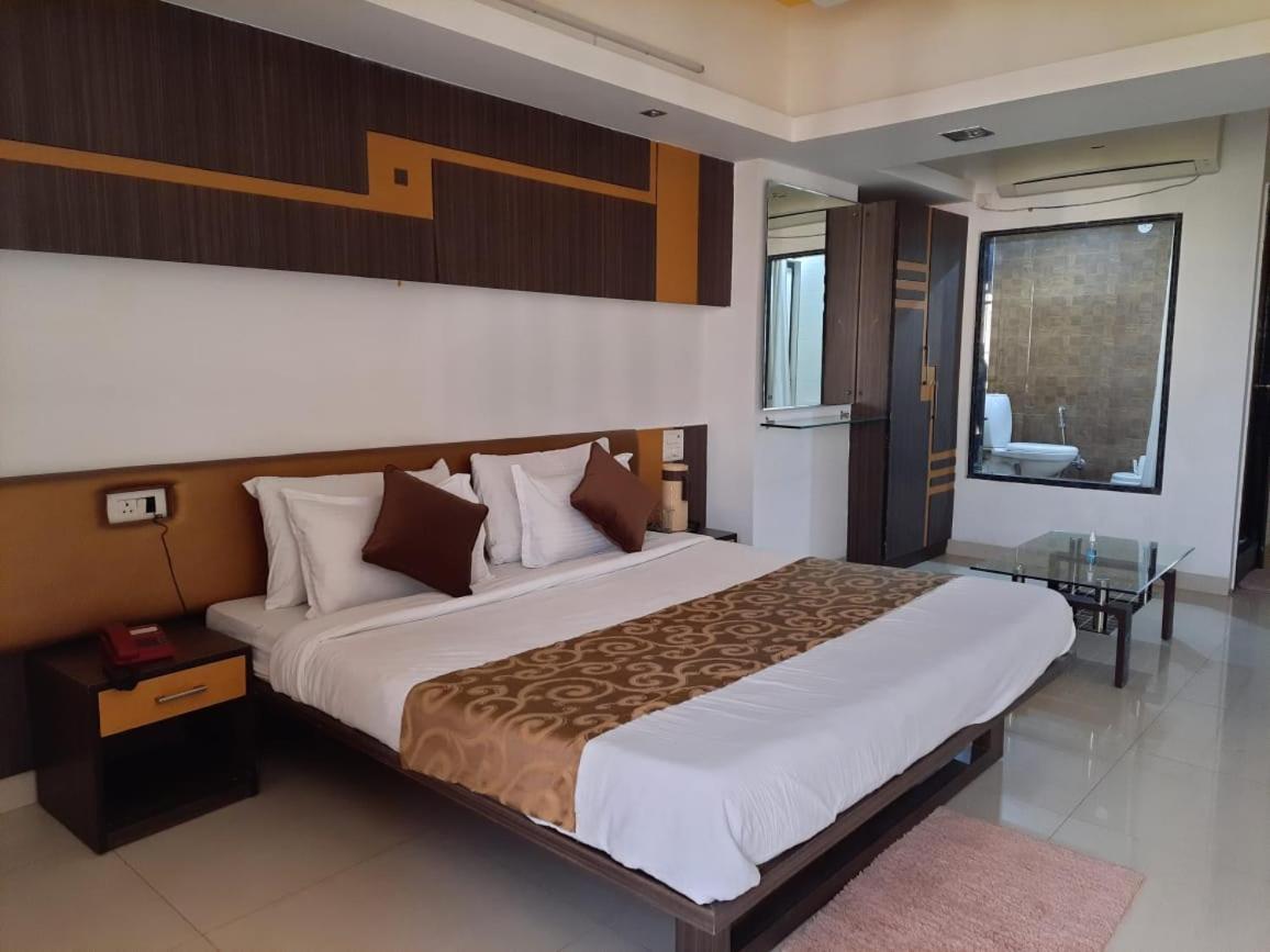 אינדורה Hotel Grand Suites מראה חיצוני תמונה